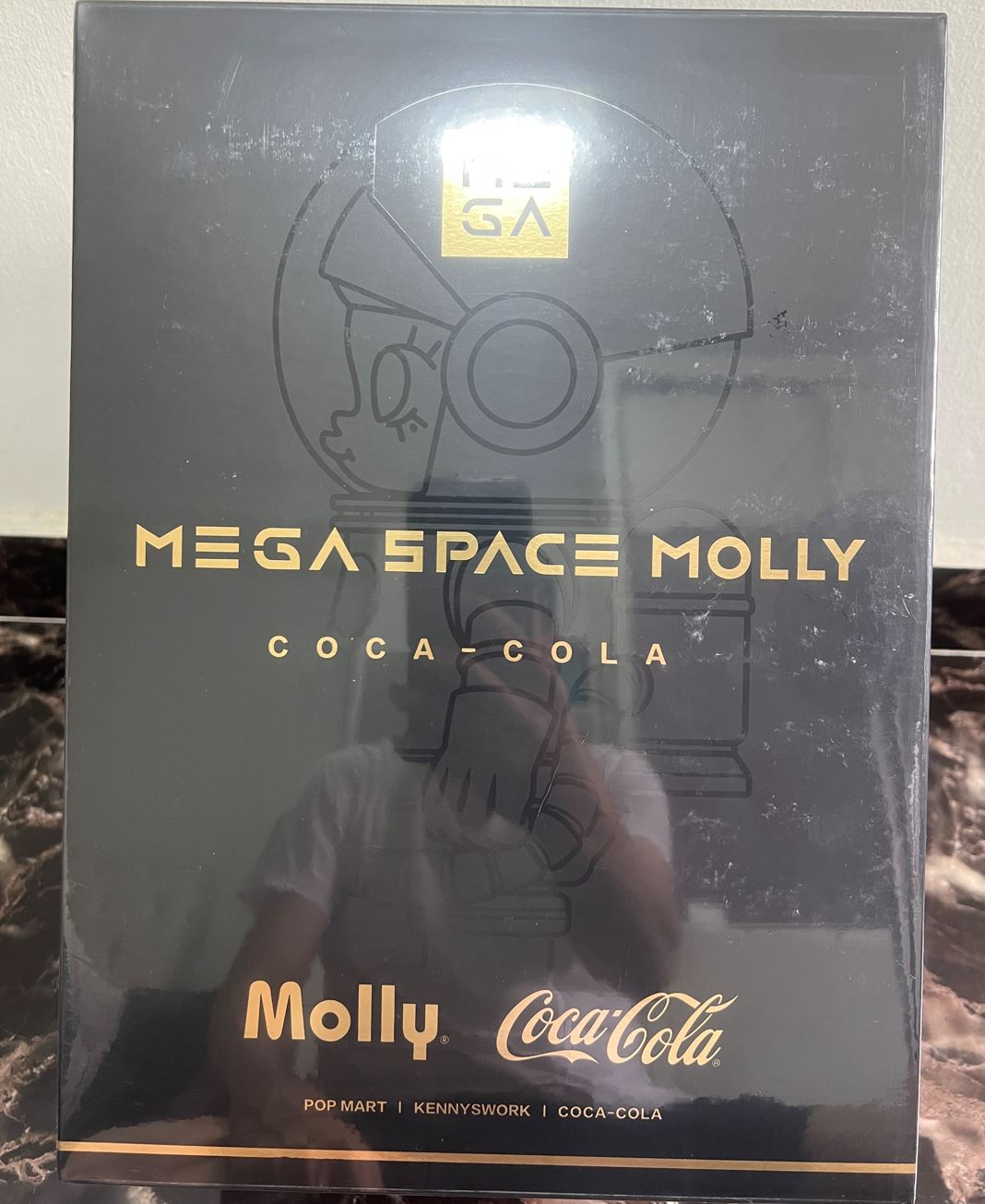 POP MART - MEGA SAPCE MOLLY 400% - COCA COLA version 1.0  -100% Authentic from POP MART