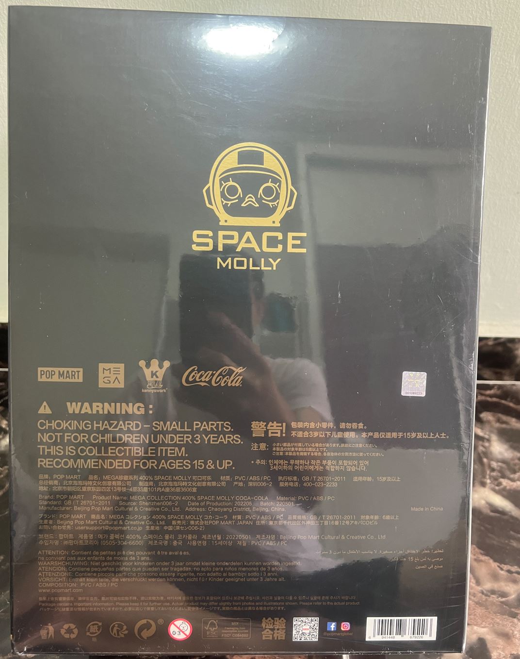 POP MART - MEGA SAPCE MOLLY 400% - COCA COLA version 1.0  -100% Authentic from POP MART