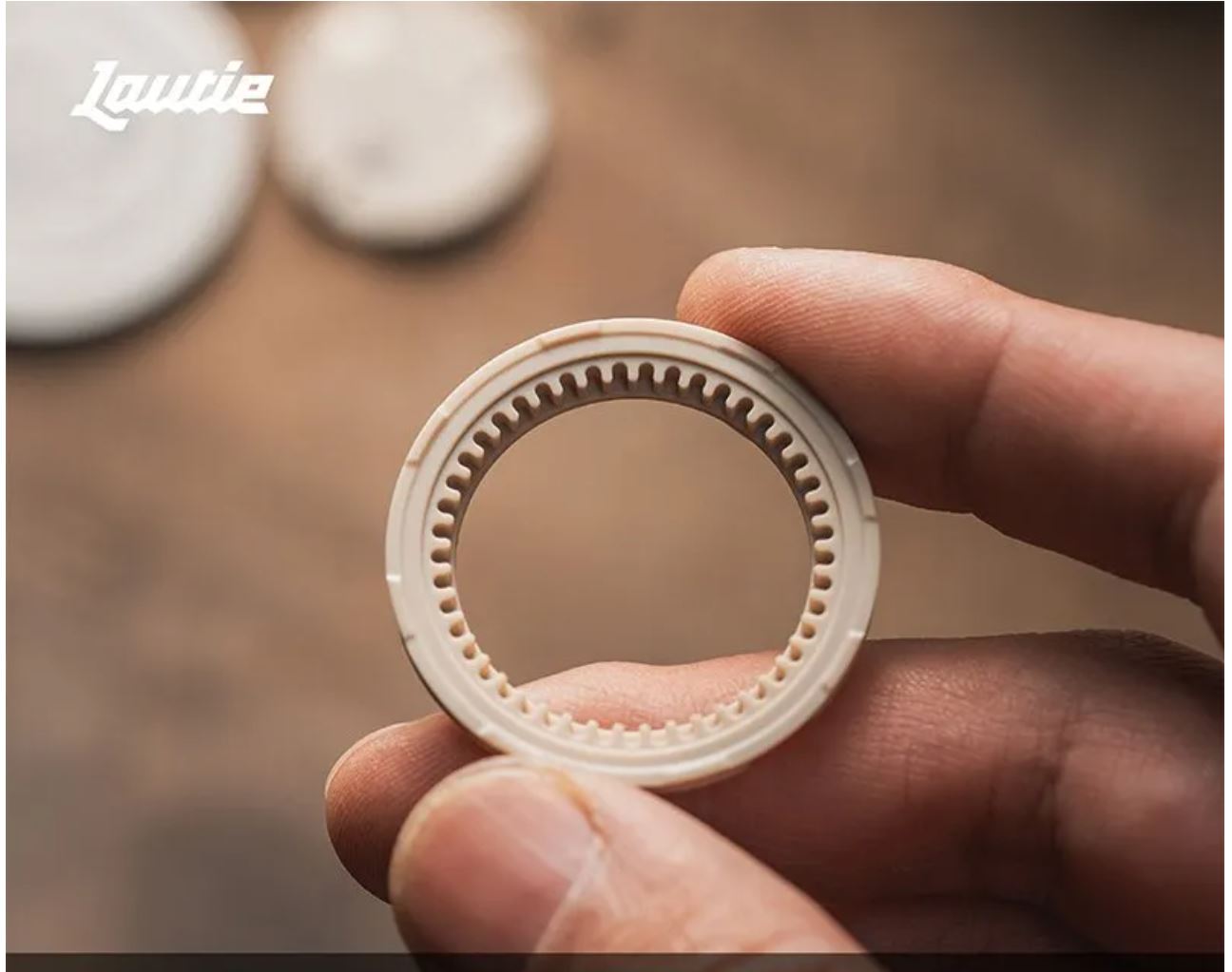 Lautie x Metal Toys DZ "ShowHand" Mechanical Coin Shape EDC PPB Fidget Hand Slider for Gift & Collection
