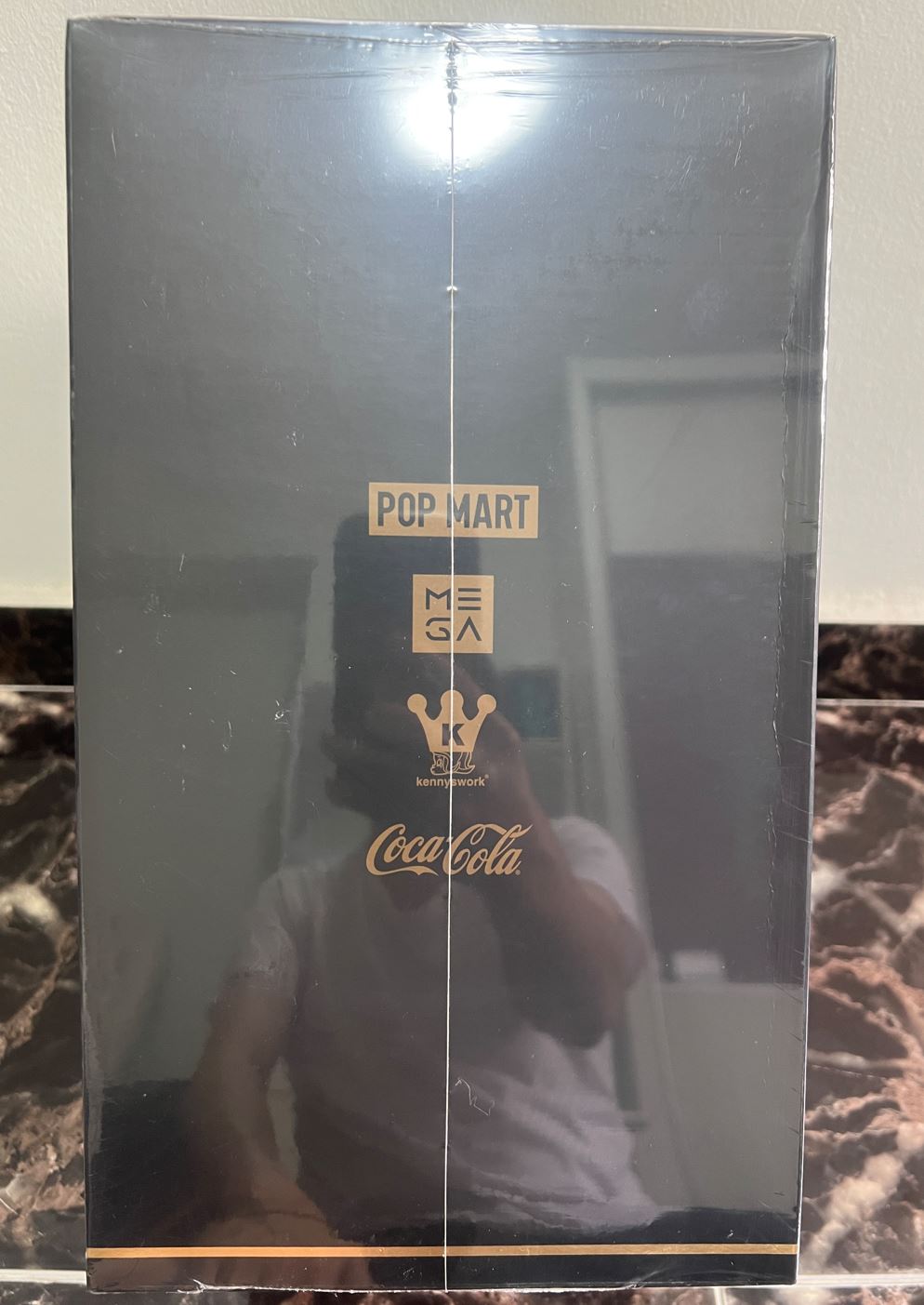 POP MART - MEGA SAPCE MOLLY 400% - COCA COLA version 1.0  -100% Authentic from POP MART