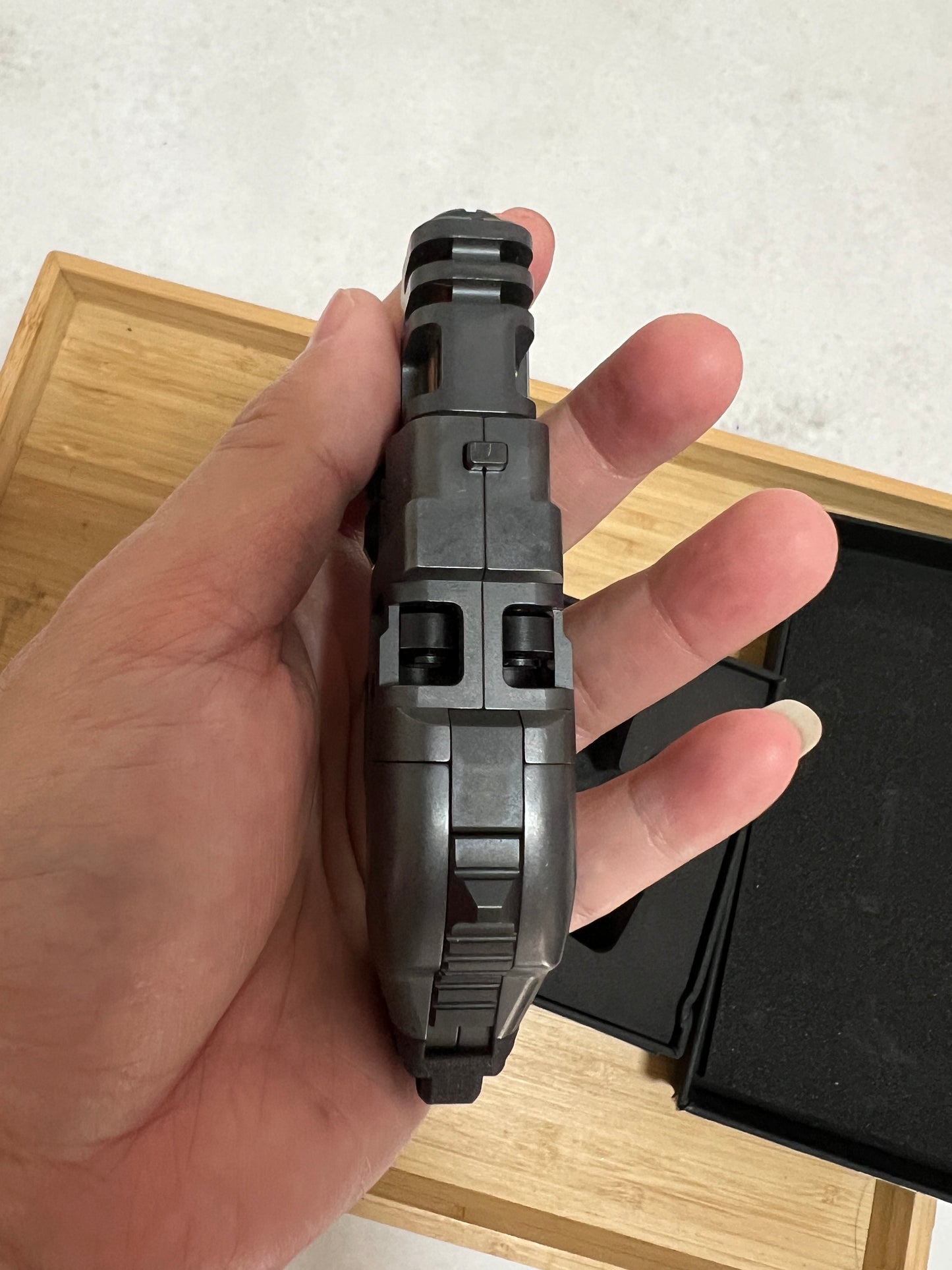 Pre Owned GoBiggeR Punnk Zirconium "Hand Push Slider for Gift & Collection