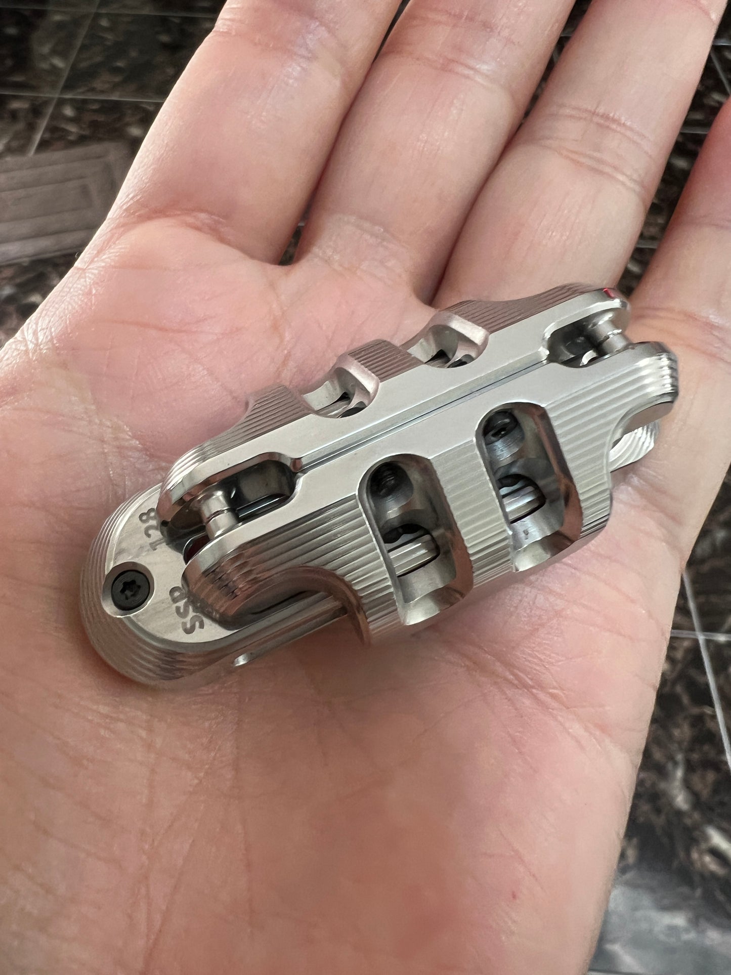 Pre Owned WANWU EDC Stainless Steel Exoskeleton Fidget Slider for Collection & Gift