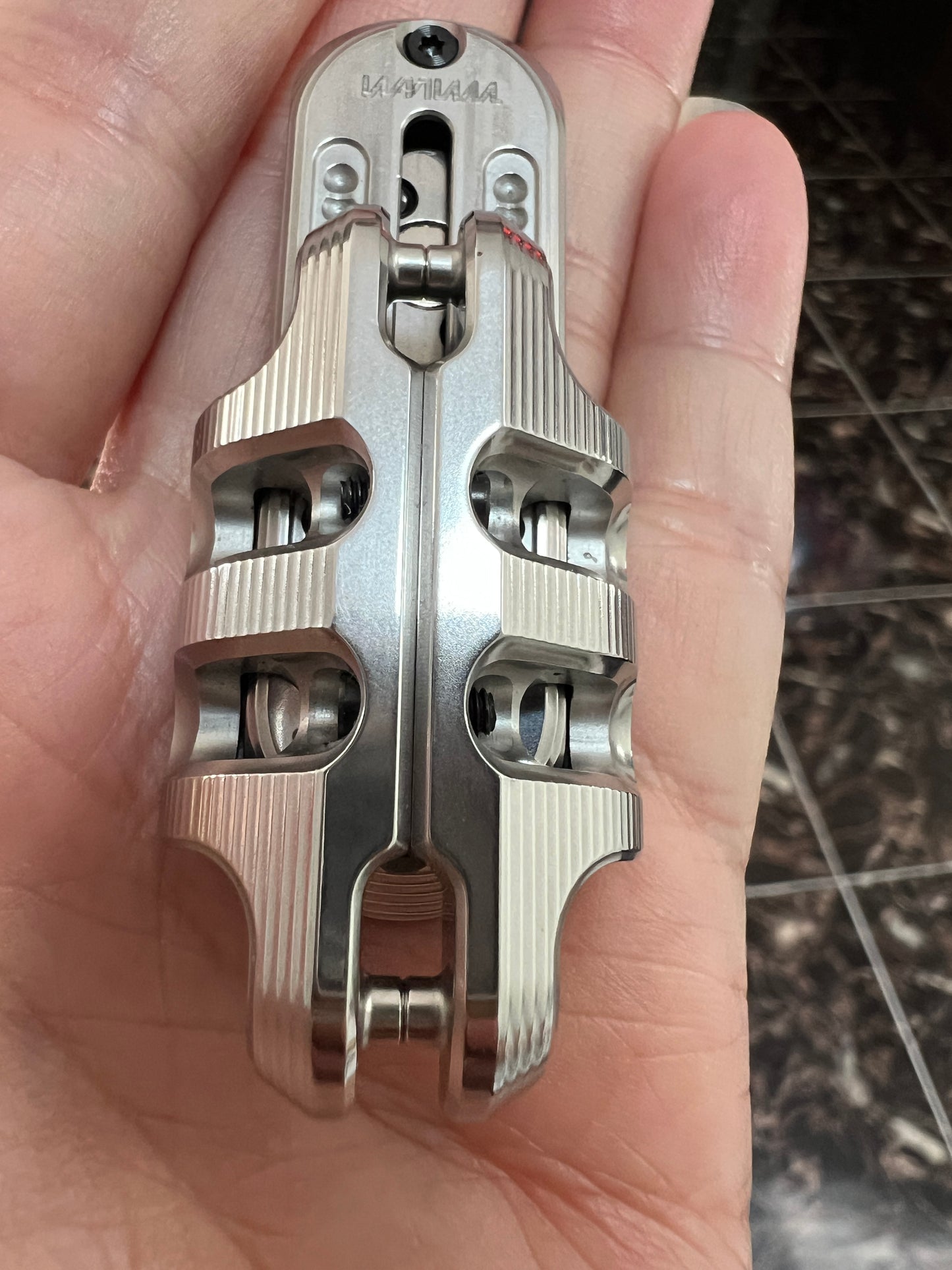 Pre Owned WANWU EDC Stainless Steel Exoskeleton Fidget Slider for Collection & Gift