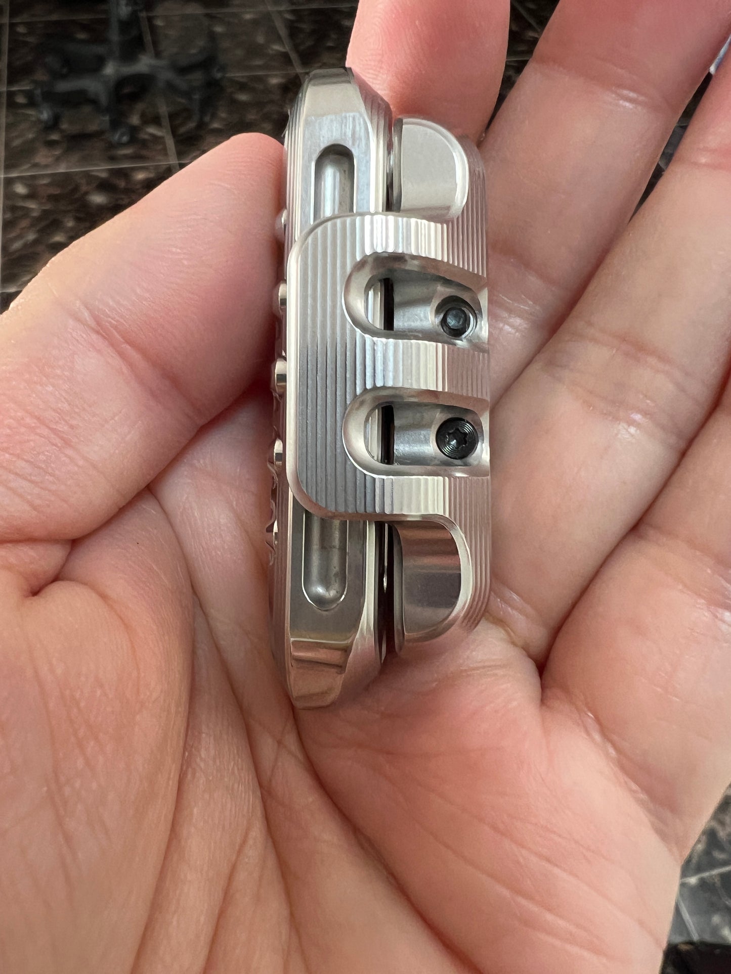 Pre Owned WANWU EDC Stainless Steel Exoskeleton Fidget Slider for Collection & Gift